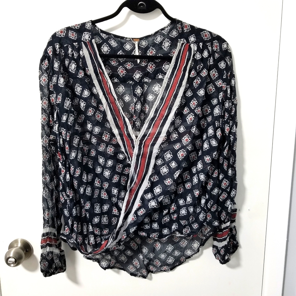 Free People light blouse shirt size small